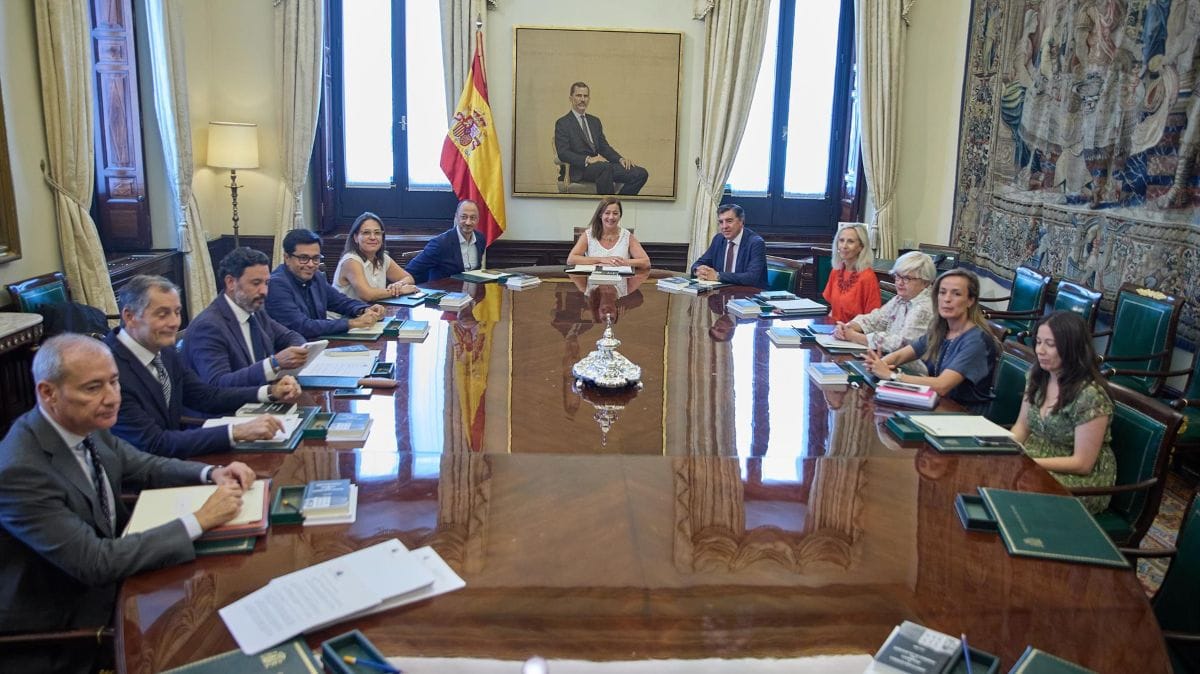La Mesa del Congreso permite la cesión de diputados a ERC y Junts